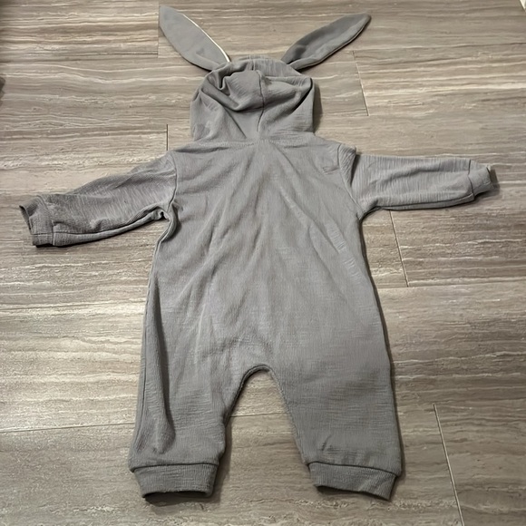 Baby Bunny Ear Zip Coverall Romper - Picture 7 of 10